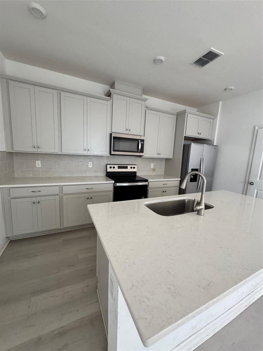 Image 17 of 30 For 11420 Sunsail Avenue