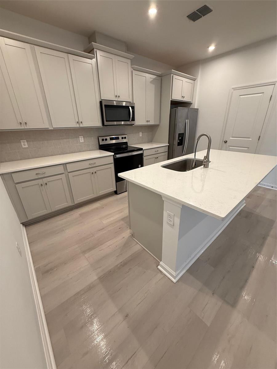 Image 19 of 30 For 11420 Sunsail Avenue