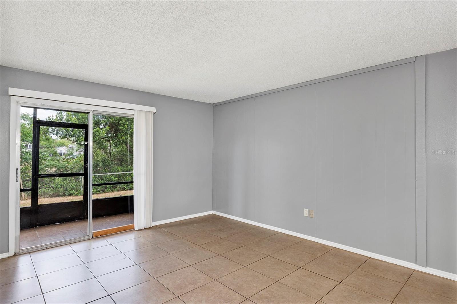 Image 19 of 54 For 2864 Powers Drive 150