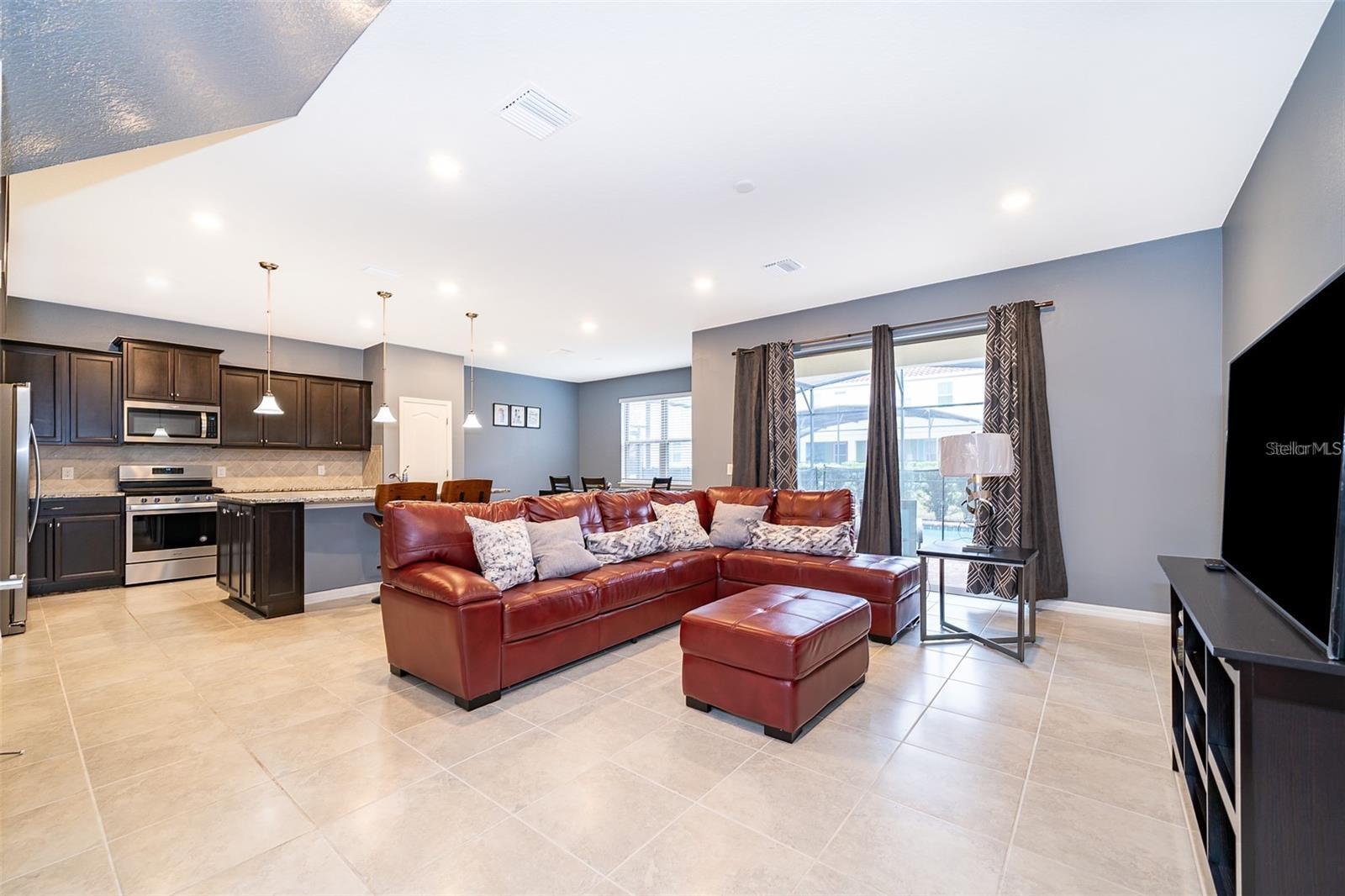 Image 8 of 10 For 5505 Misty Oak Circle