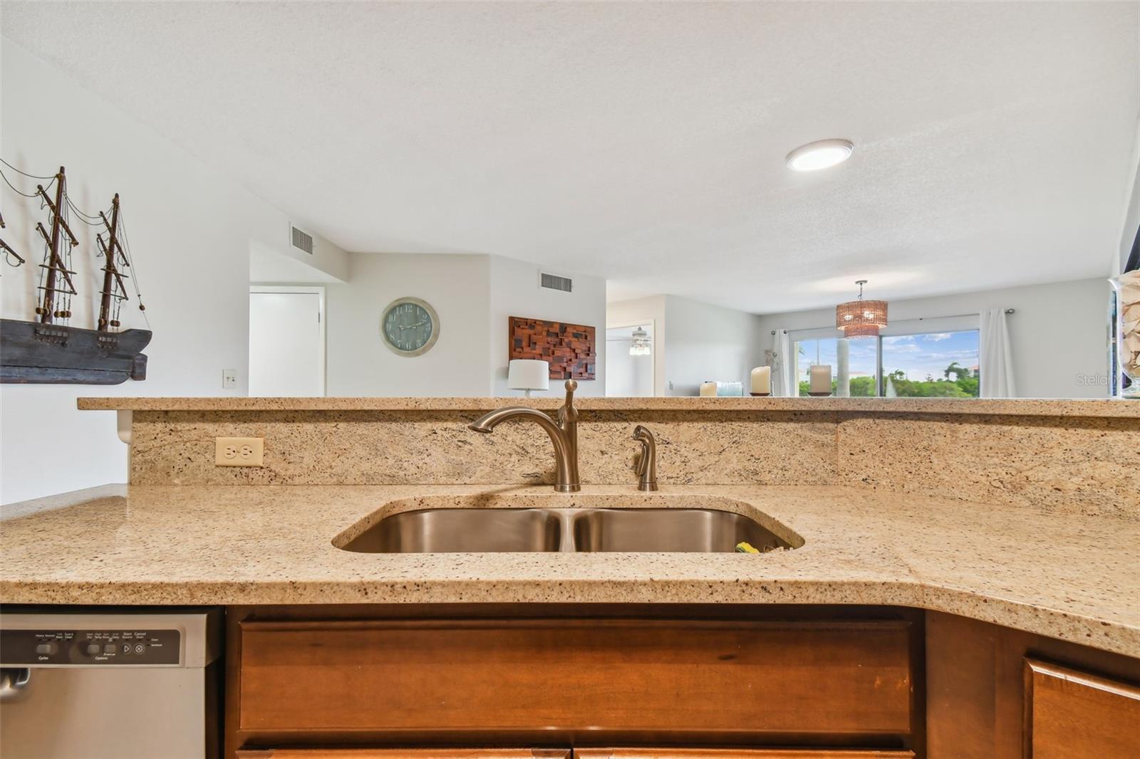 Image 13 of 37 For 6151 Bahia Del Mar Boulevard 125