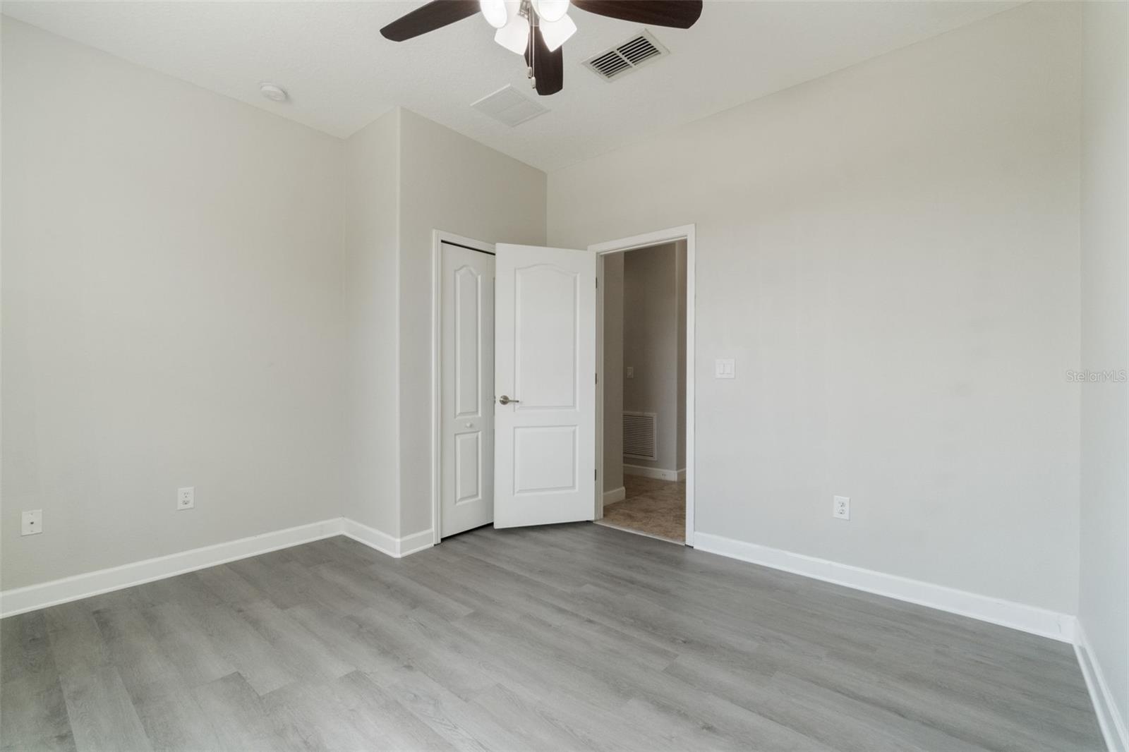 Image 11 of 21 For 3589 Cortland Drive