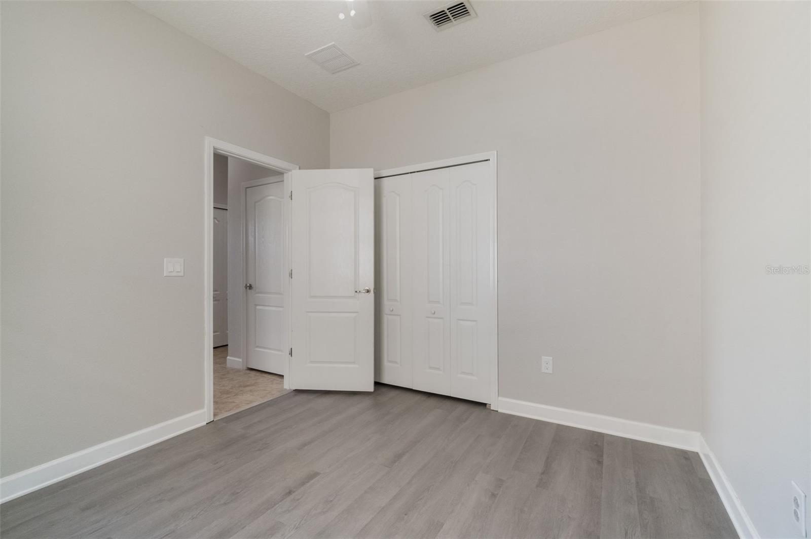 Image 14 of 21 For 3589 Cortland Drive