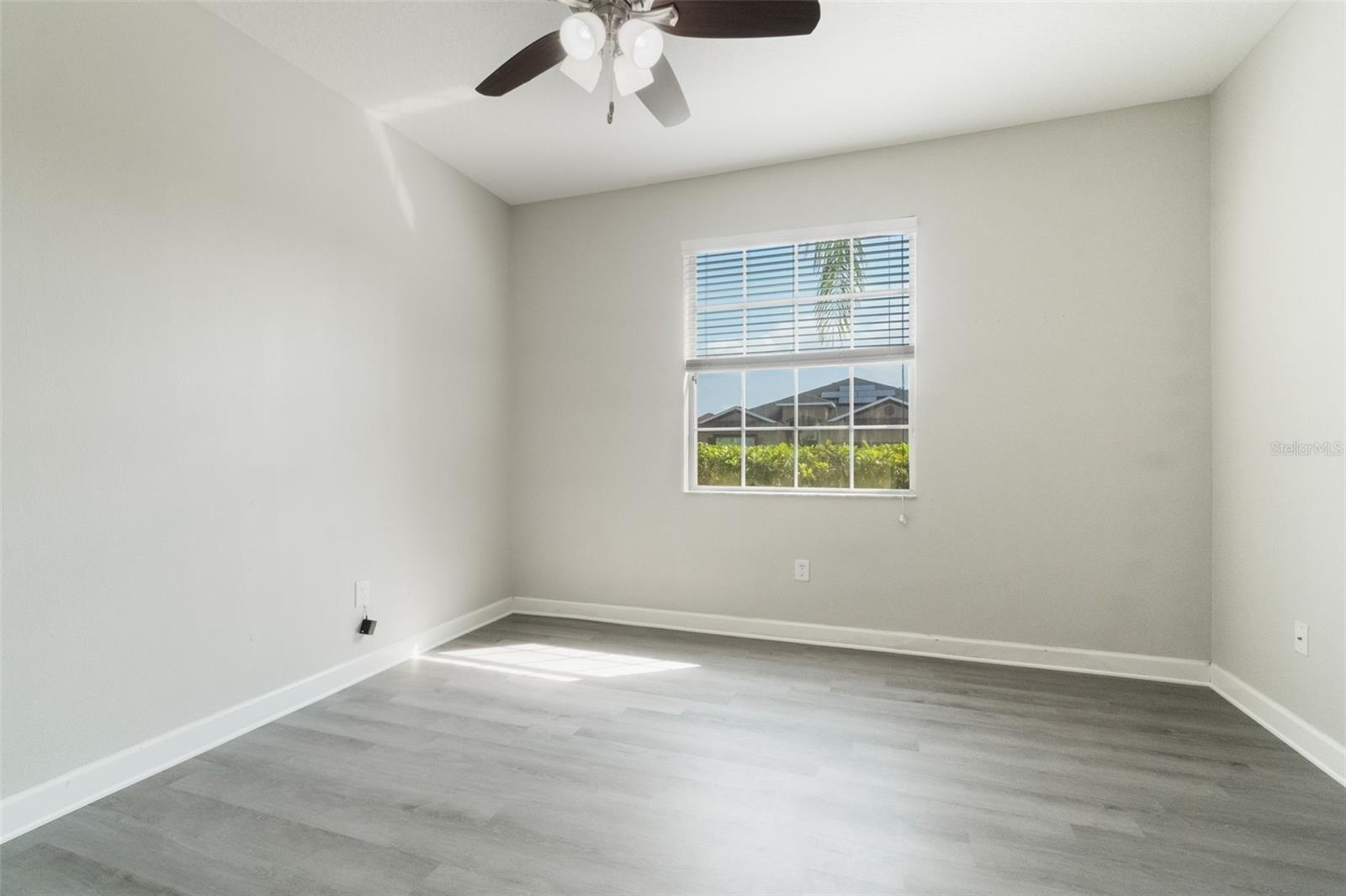 Image 8 of 21 For 3589 Cortland Drive
