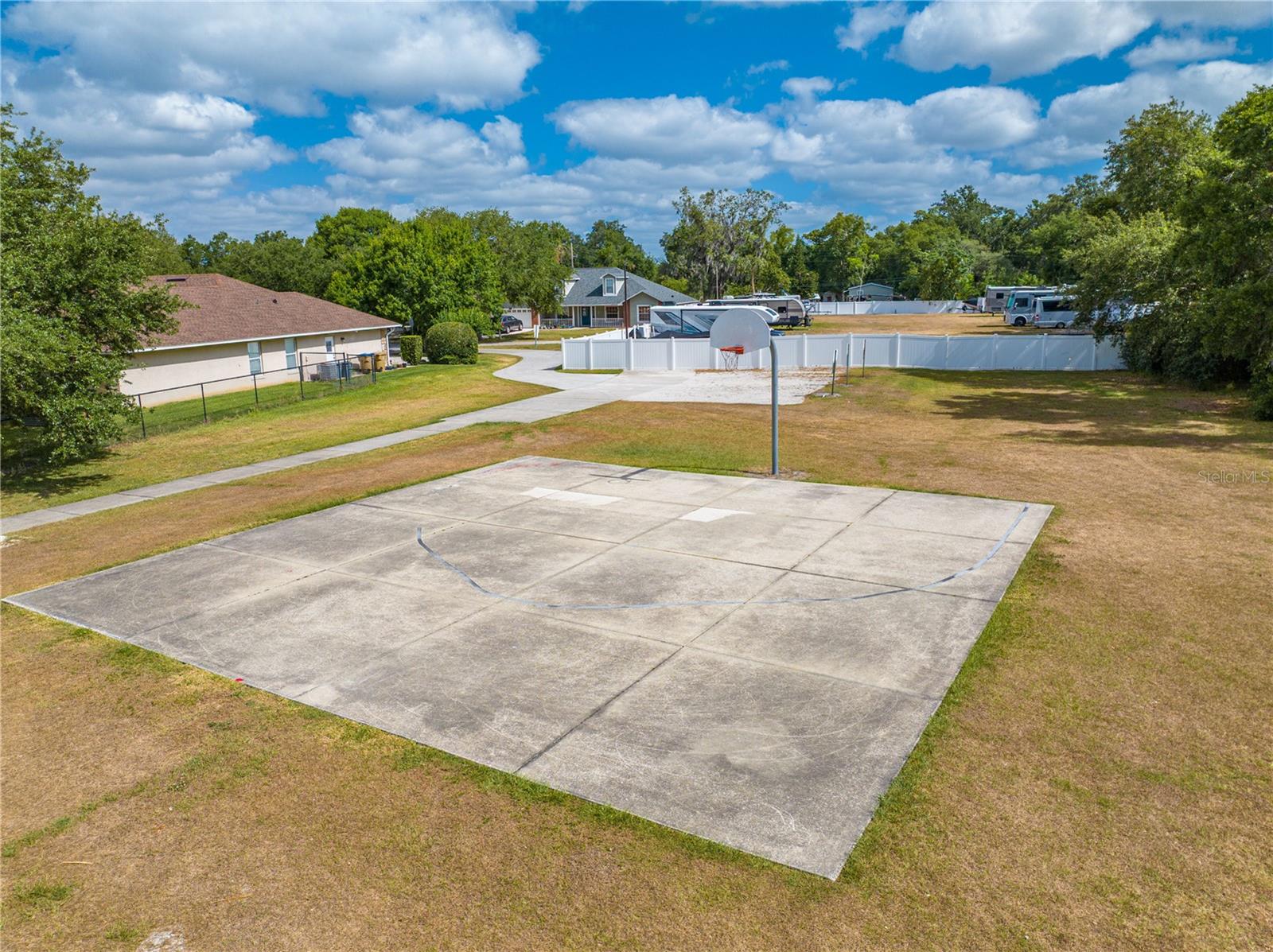 Image 27 of 31 For 4818 Calasans Avenue