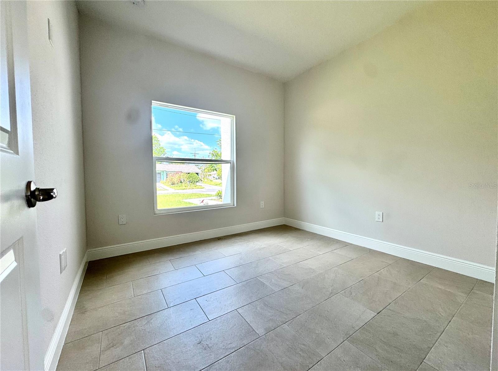 Image 12 of 12 For 2427 Continental Boulevard