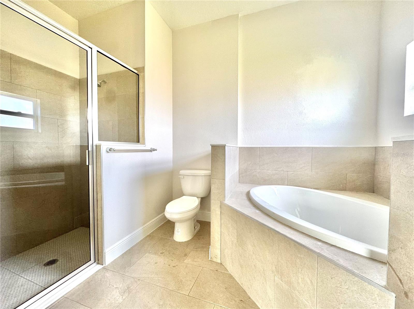 Image 7 of 12 For 2427 Continental Boulevard