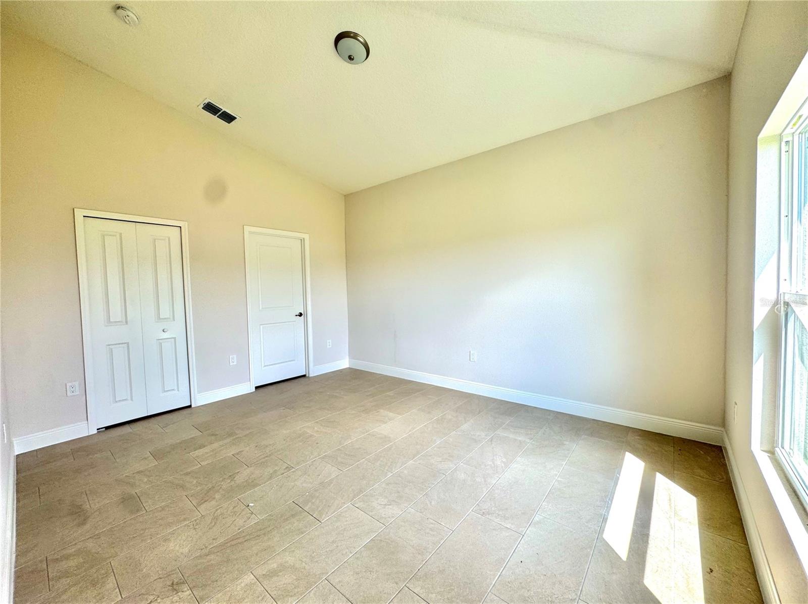 Image 9 of 12 For 2427 Continental Boulevard