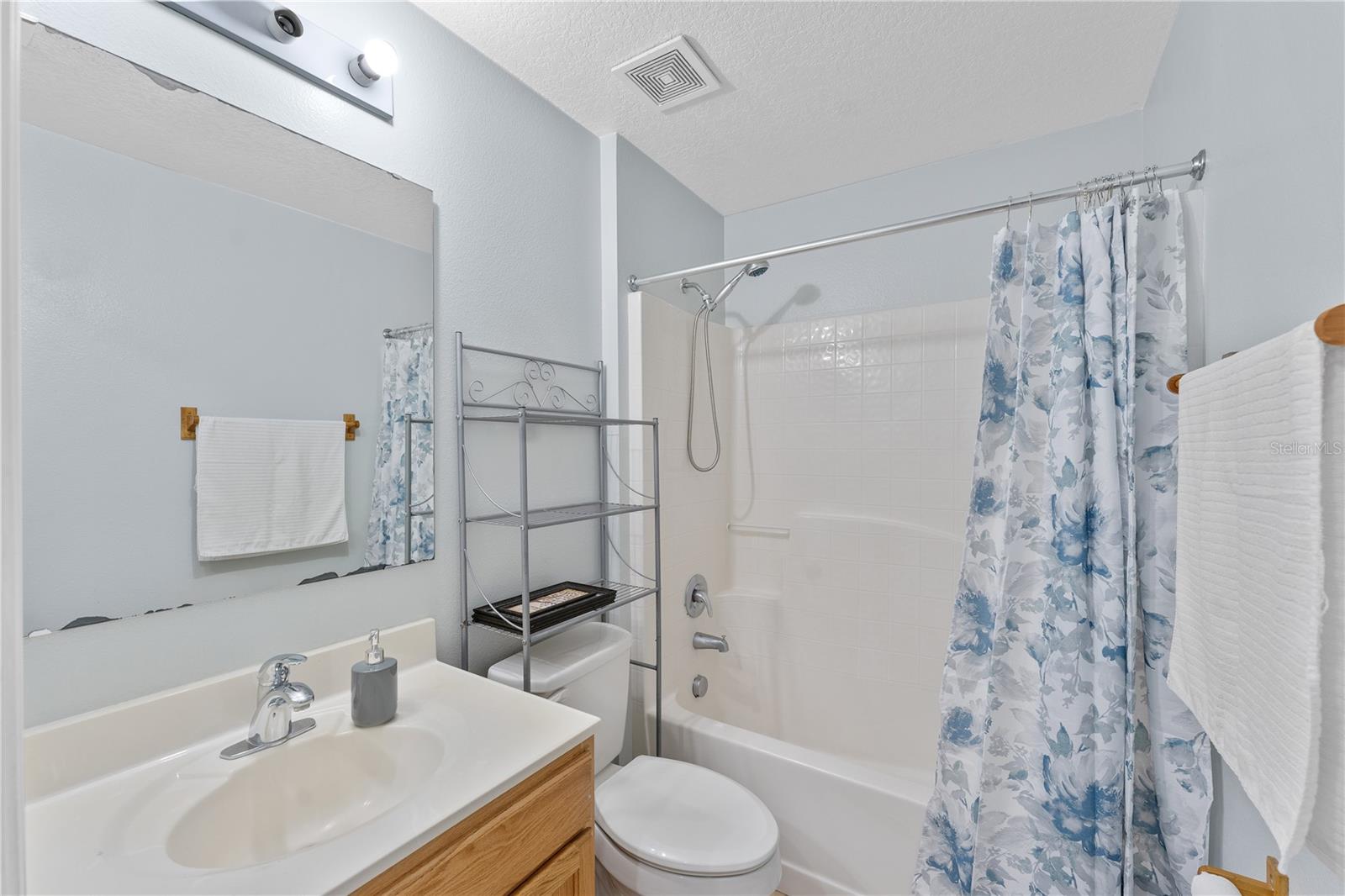 Image 8 of 25 For 5210 Silver Thistle Lane