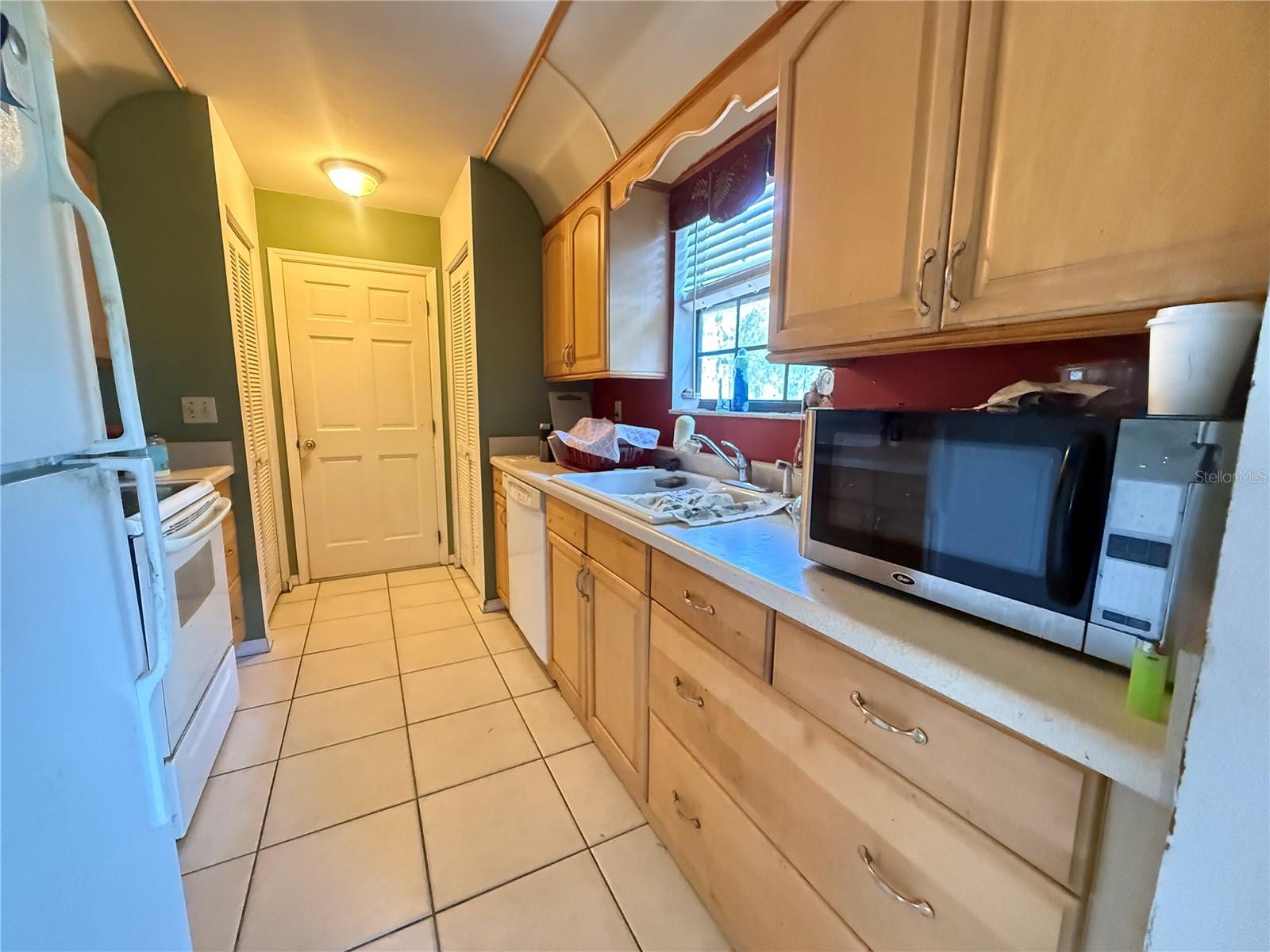 Image 10 of 22 For 622 Dromedary Court