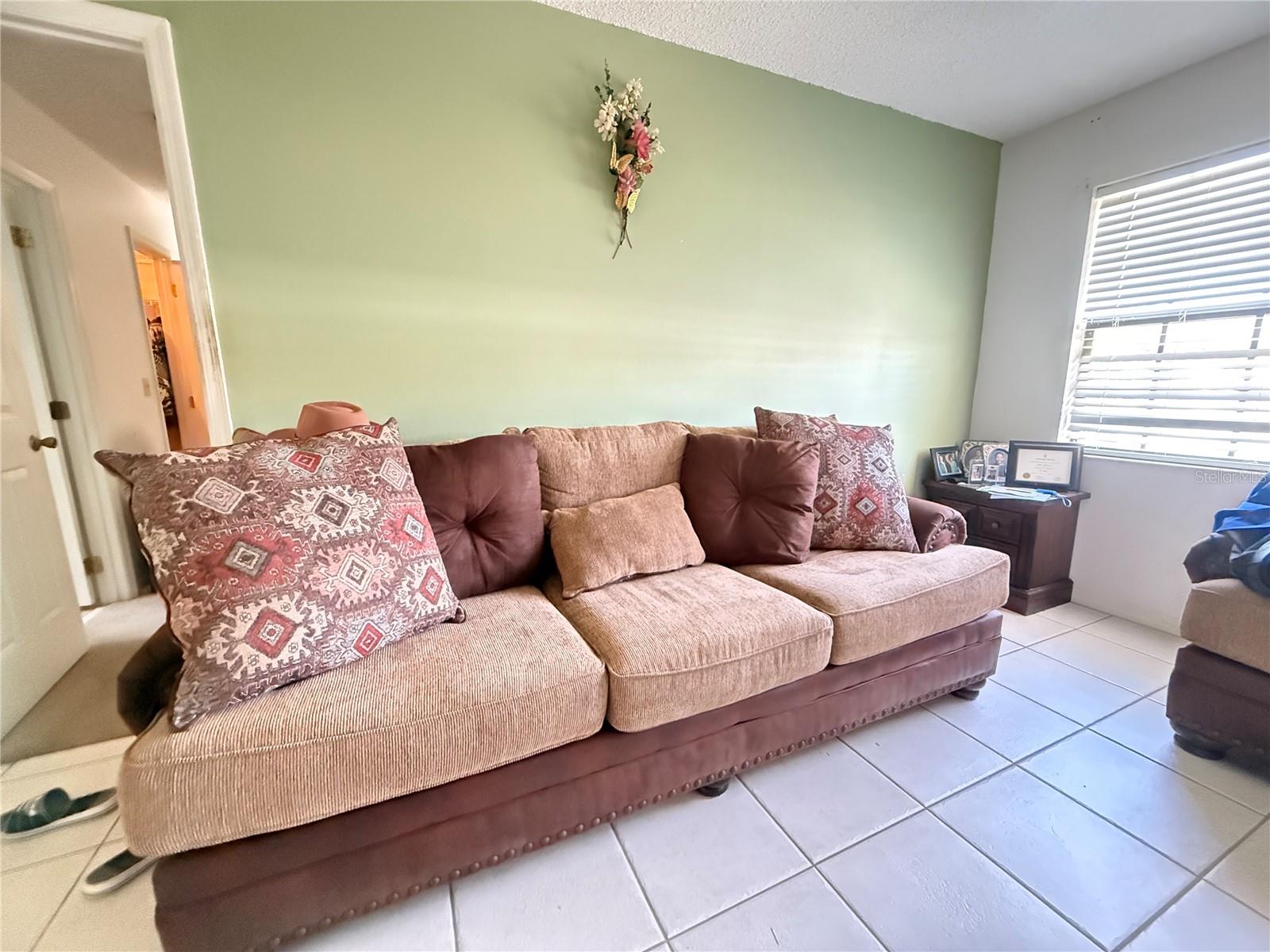 Image 18 of 22 For 622 Dromedary Court