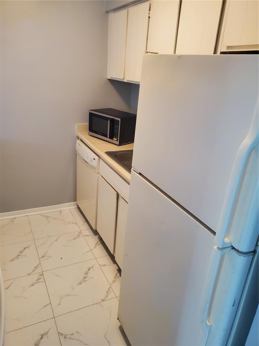 Image 6 of 15 For 5317 Curry Ford Road 202
