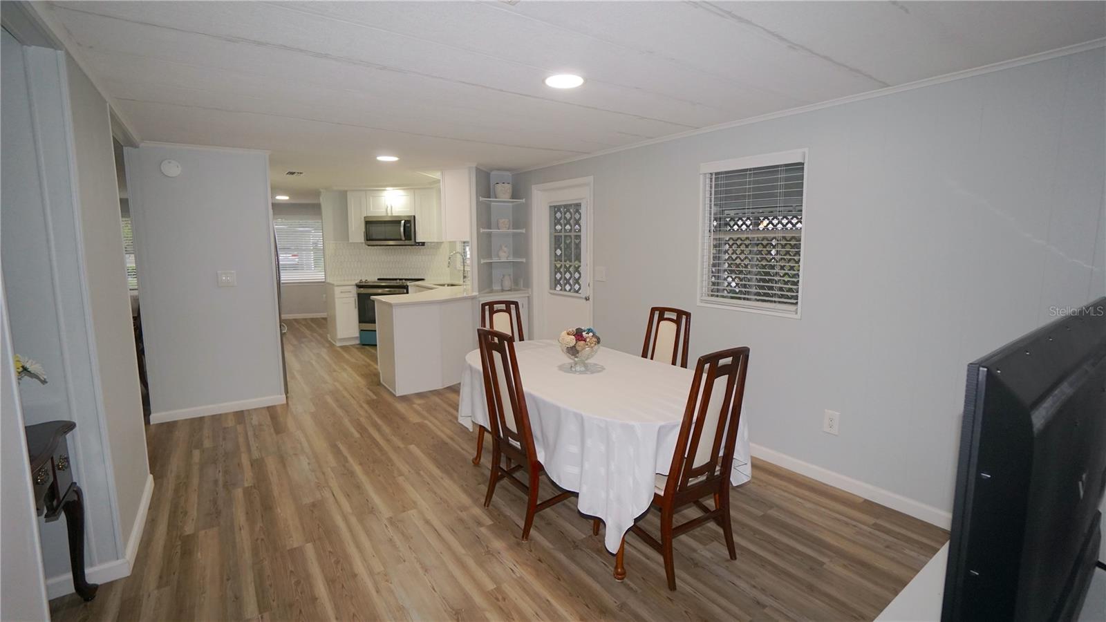 Image 16 of 56 For 2618 Brookside Circle