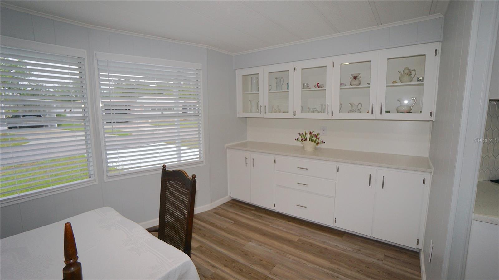 Image 18 of 56 For 2618 Brookside Circle