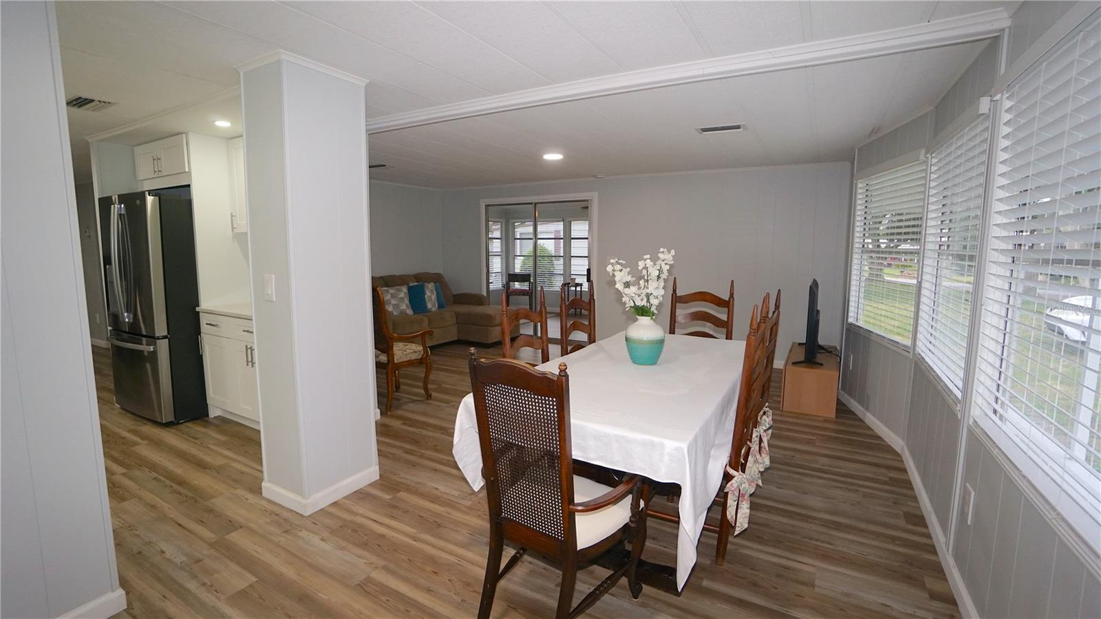 Image 20 of 56 For 2618 Brookside Circle