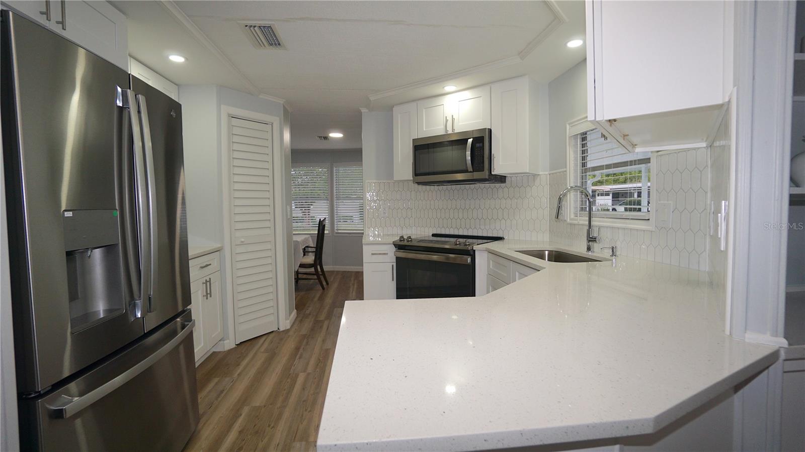 Image 21 of 56 For 2618 Brookside Circle