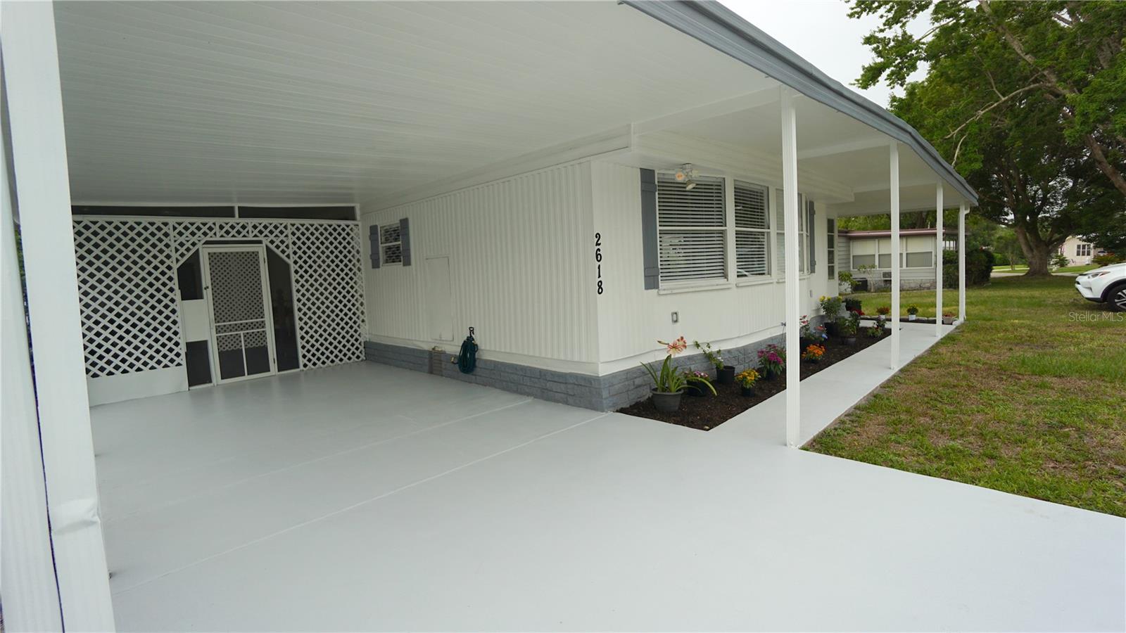 Image 4 of 56 For 2618 Brookside Circle