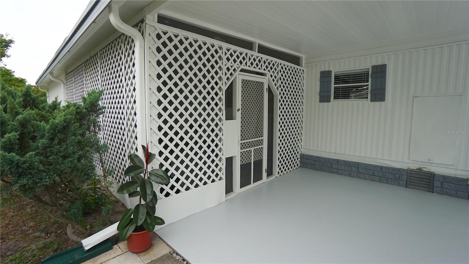 Image 7 of 56 For 2618 Brookside Circle