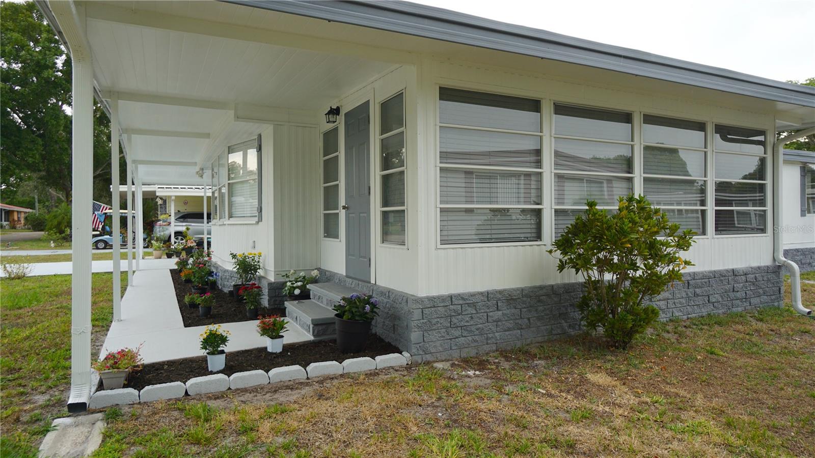 Image 8 of 56 For 2618 Brookside Circle