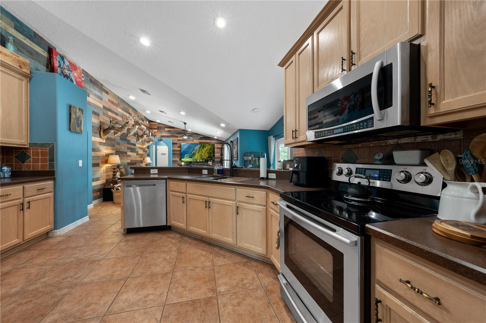 Image 18 of 65 For 4301 Mohawk Court