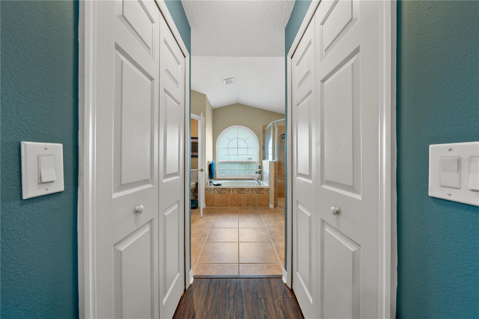 Image 34 of 65 For 4301 Mohawk Court