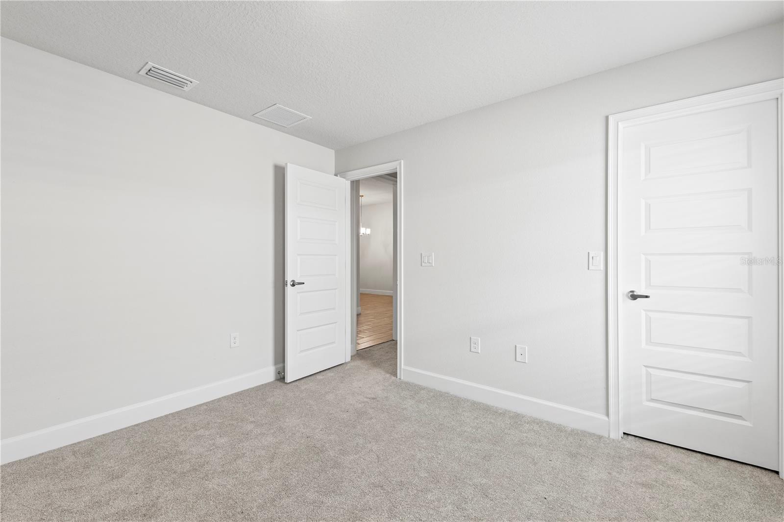 Image 9 of 17 For 4370 Sagefield Drive