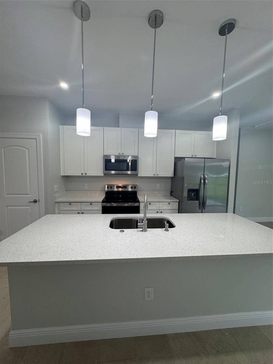 Image 4 of 12 For 824 Mendoza Drive