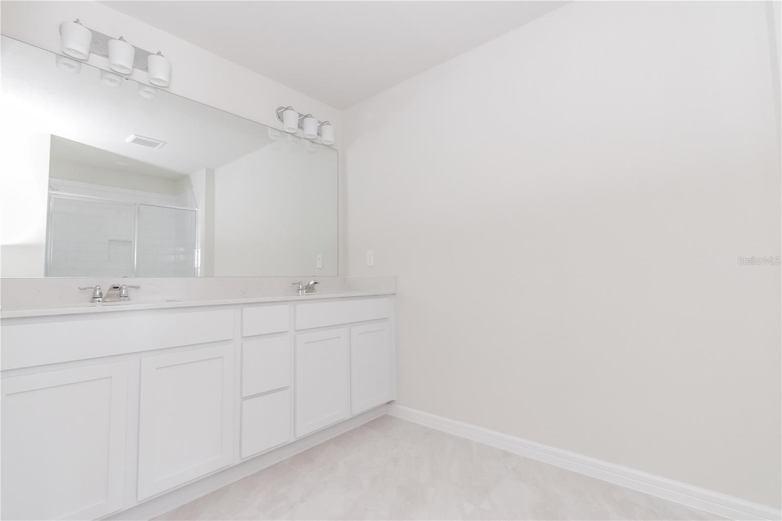 Image 17 of 23 For 2815 Stunning Avenue