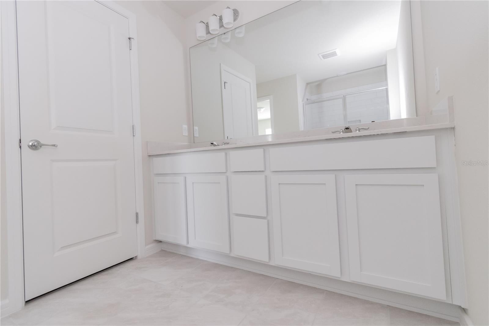 Image 18 of 23 For 2815 Stunning Avenue