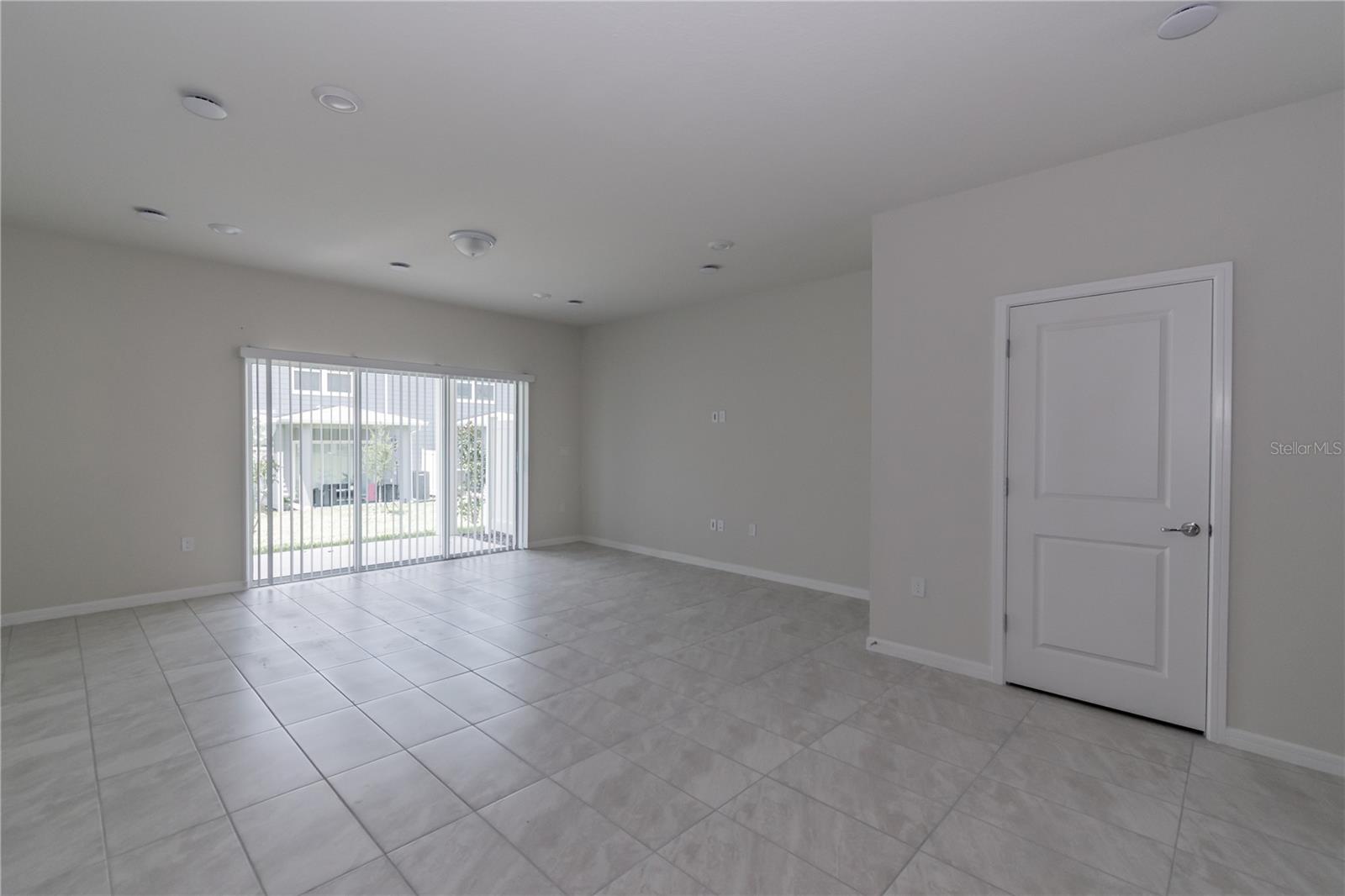 Image 5 of 23 For 2815 Stunning Avenue