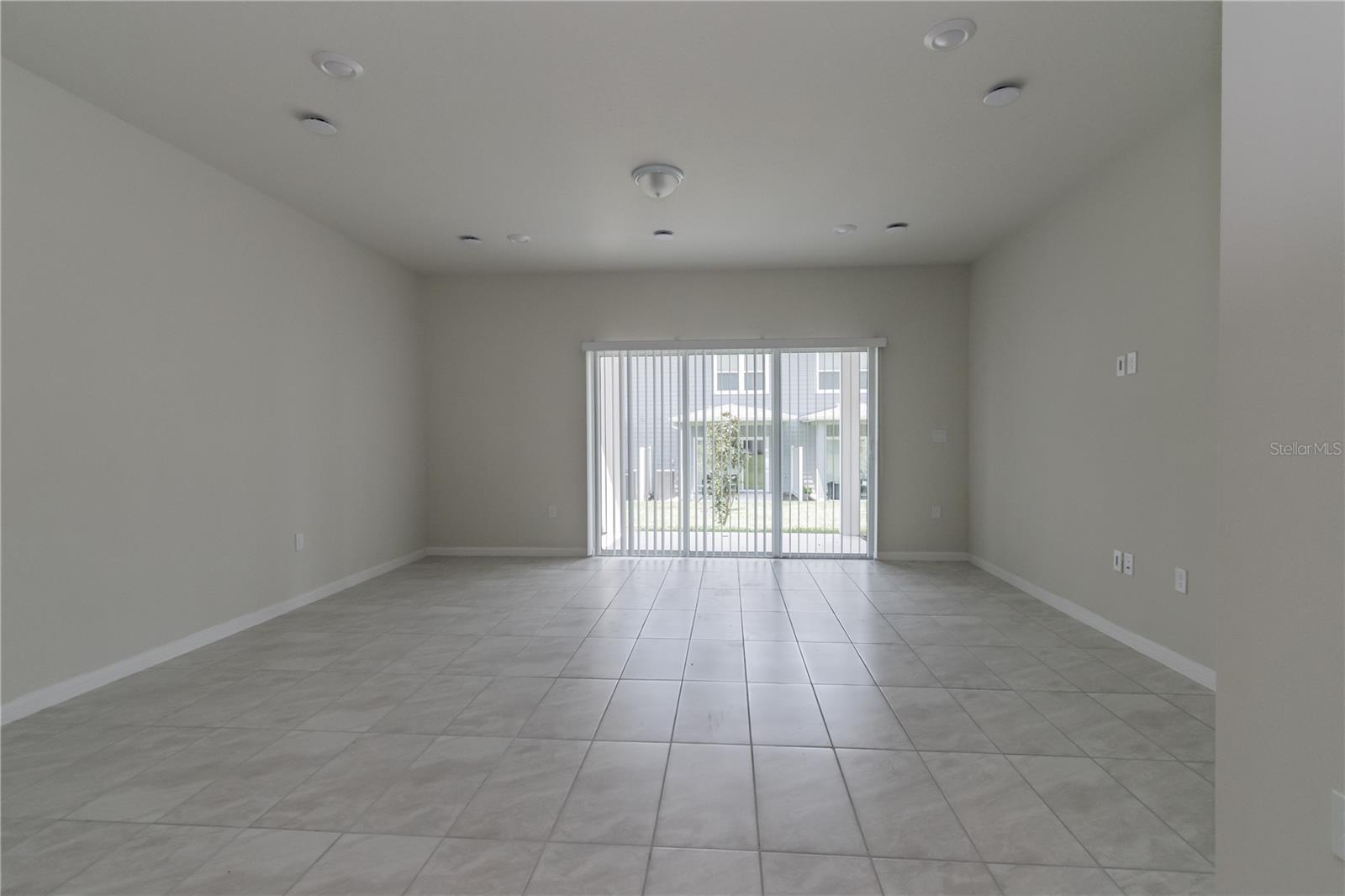 Image 6 of 23 For 2815 Stunning Avenue