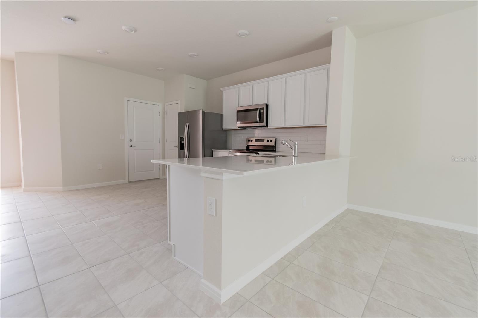 Image 7 of 23 For 2815 Stunning Avenue