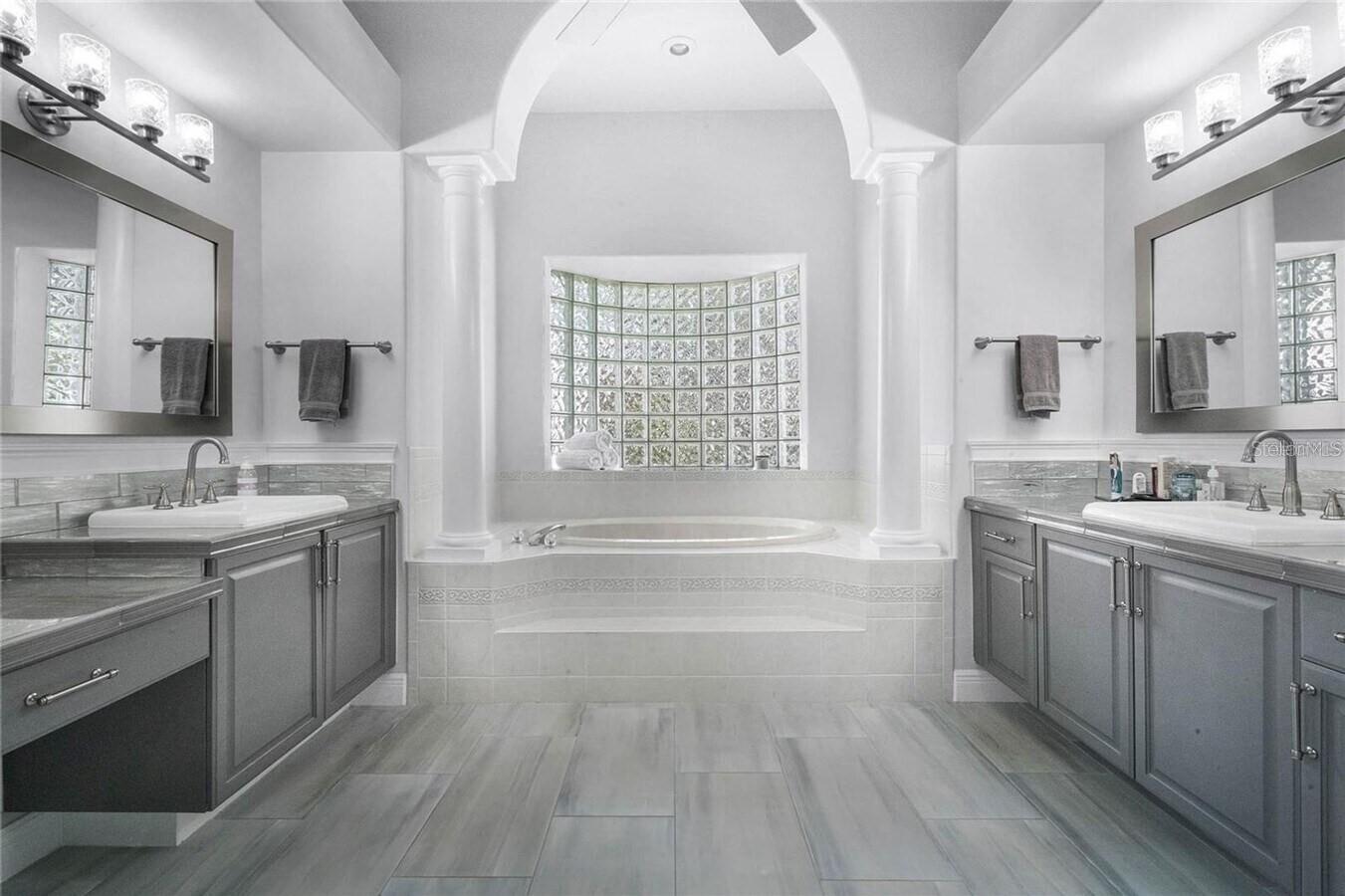 Image 15 of 35 For 8826 Heritage Bay Circle