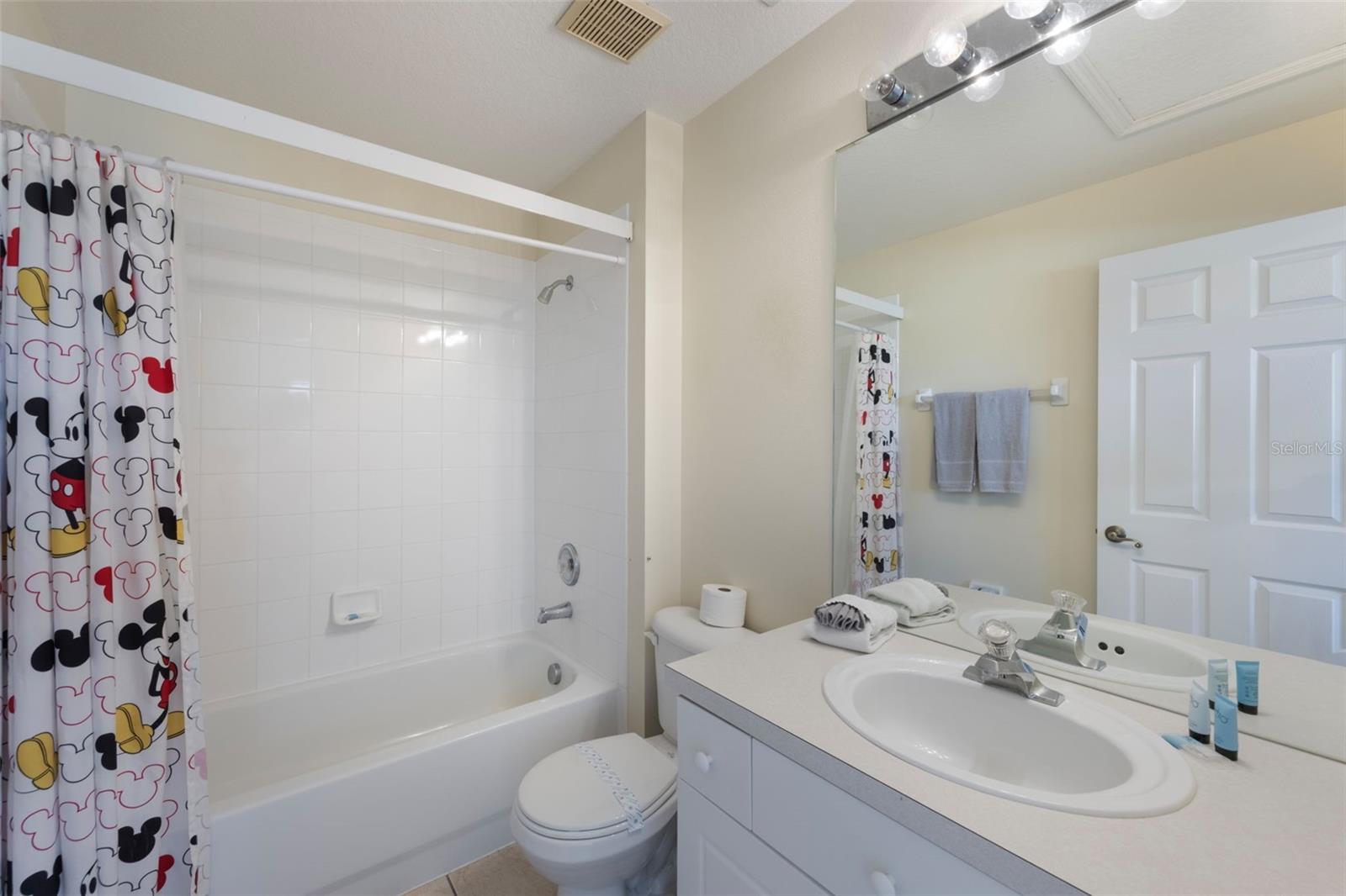 Image 19 of 53 For 2322 Silver Palm Drive