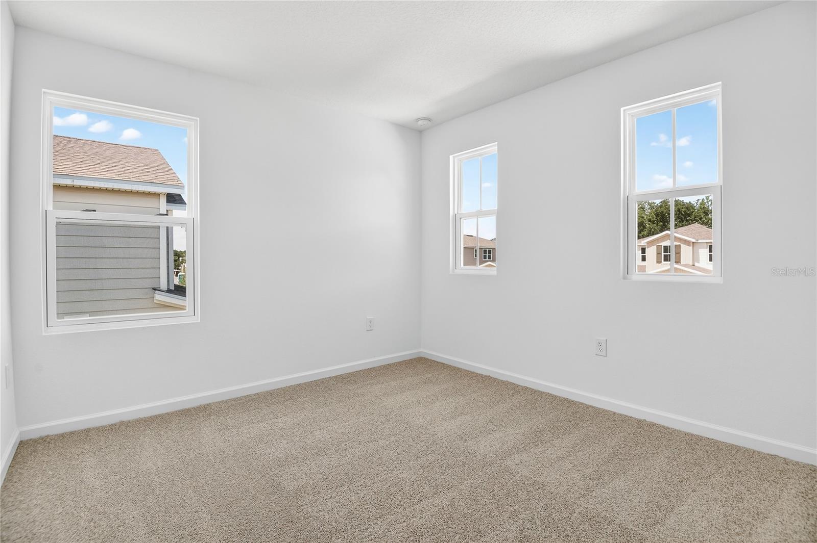 Image 14 of 19 For 729 Lake Dell Avenue