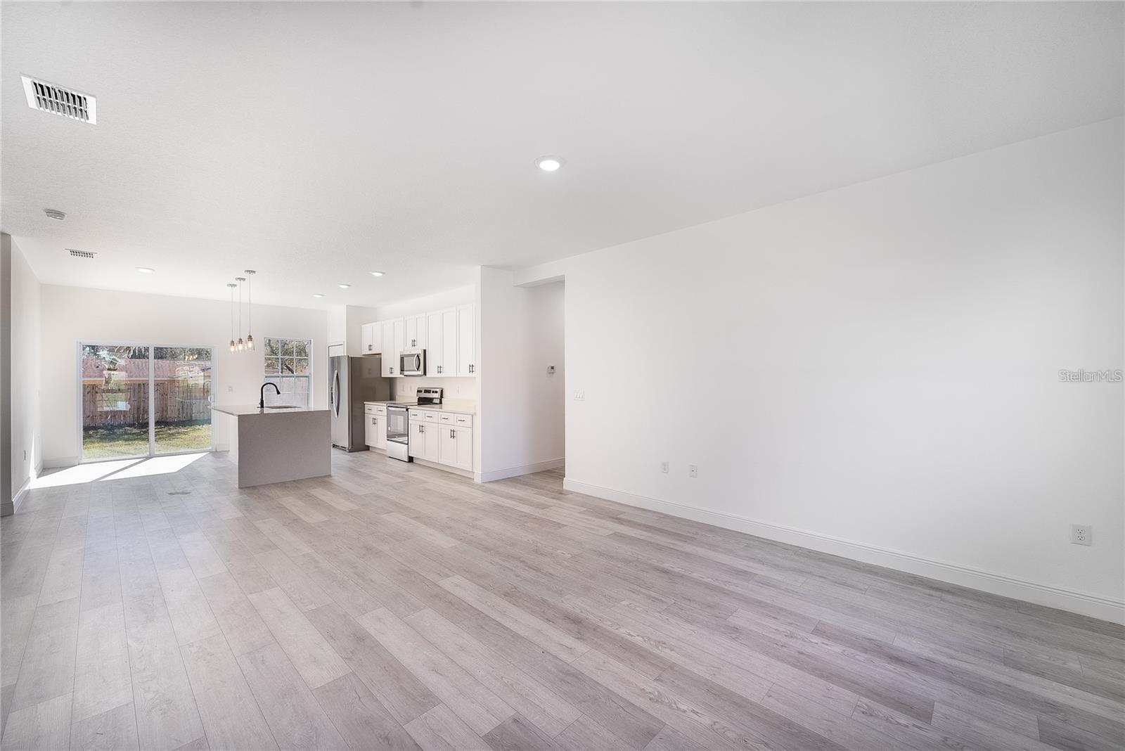 Image 10 of 30 For 2415 147 Place Road