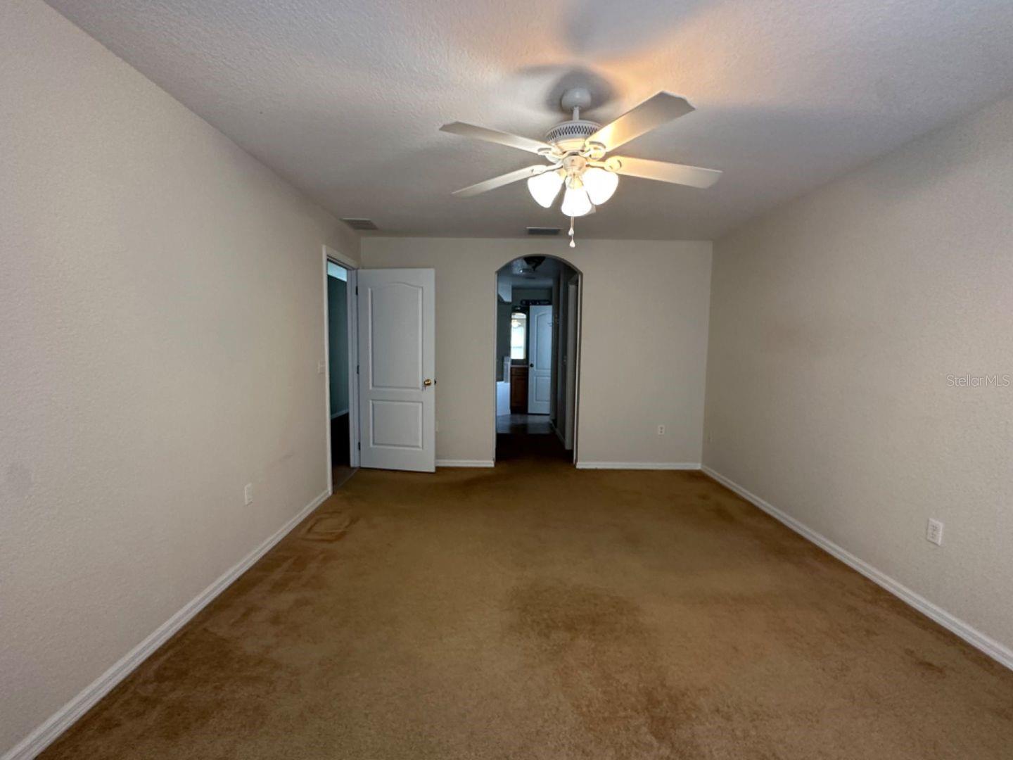 Image 14 of 23 For 844 James Drive