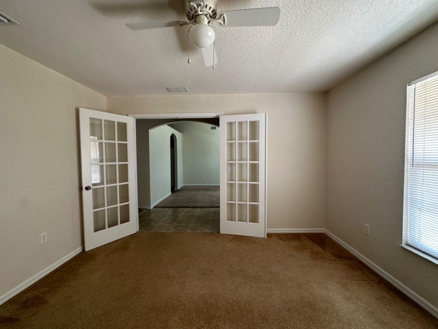 Image 5 of 23 For 844 James Drive