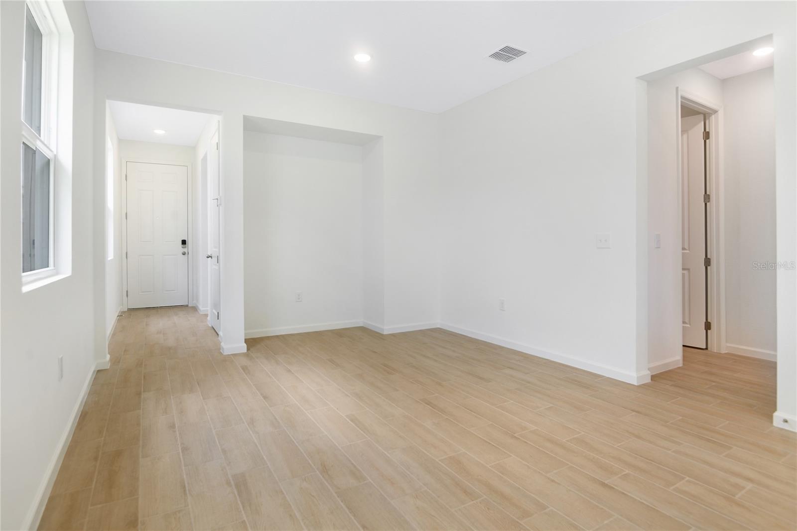 Image 3 of 17 For 811 Lake Dell Road