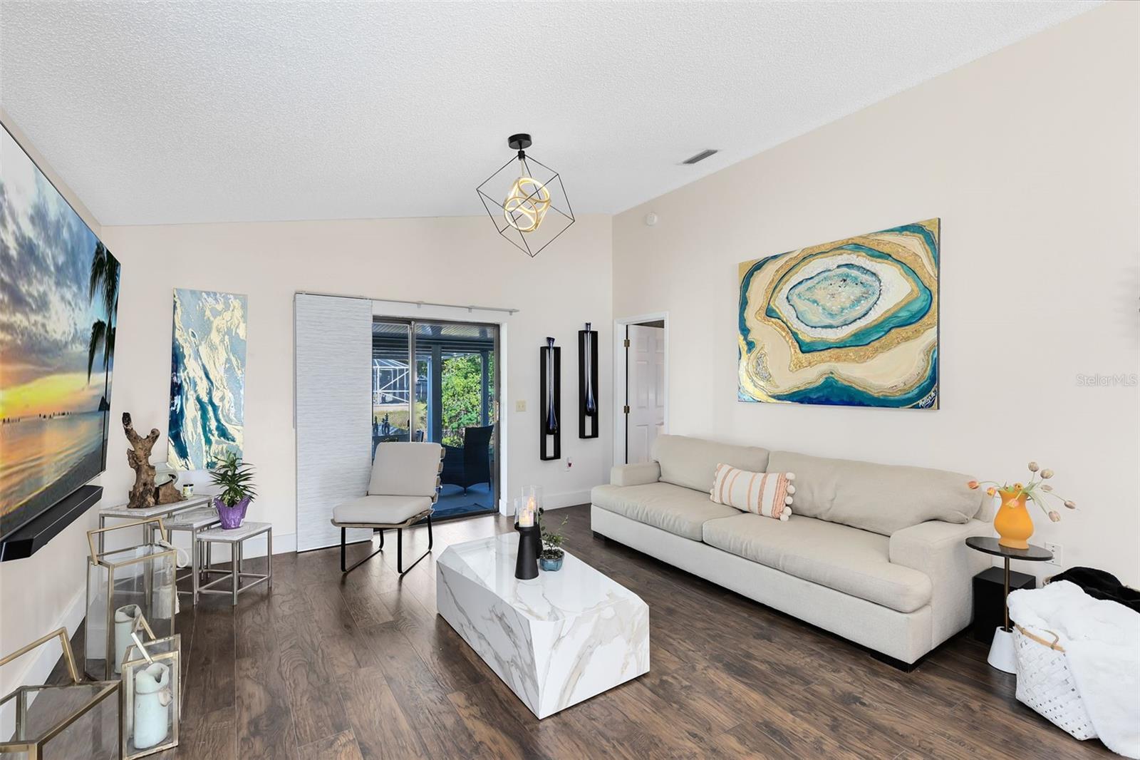 Image 4 of 38 For 106 Edgewater Drive
