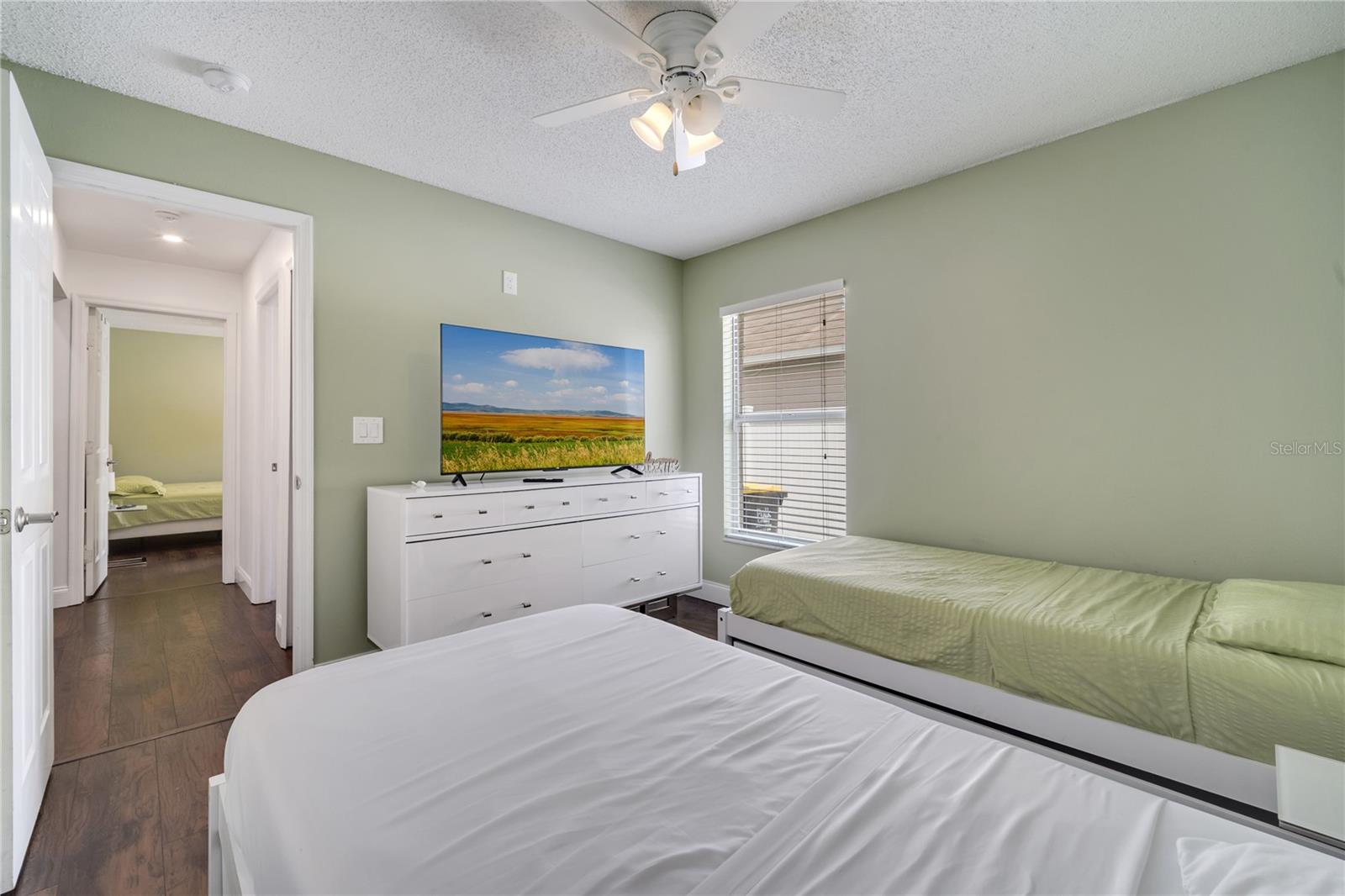 Image 40 of 57 For 149 Imperial Oak Court