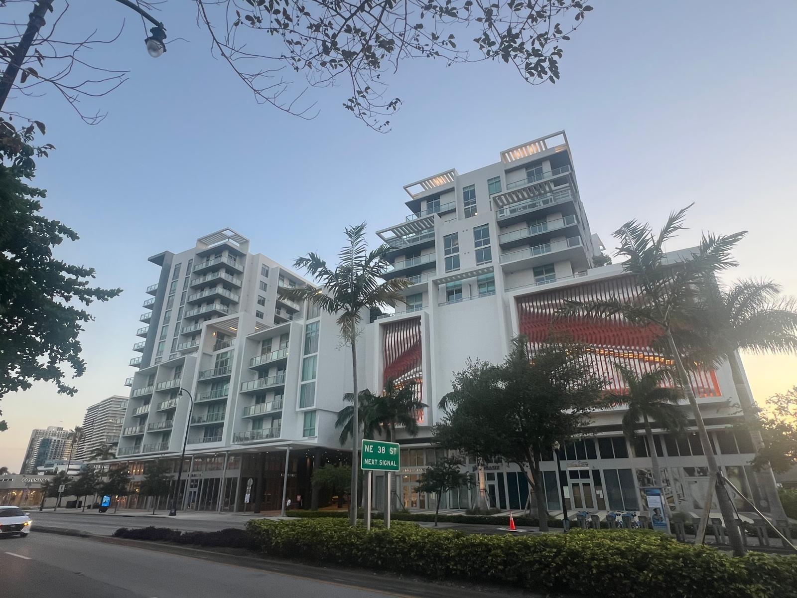 Image 2 of 25 For 3900 Biscayne Boulevard N819