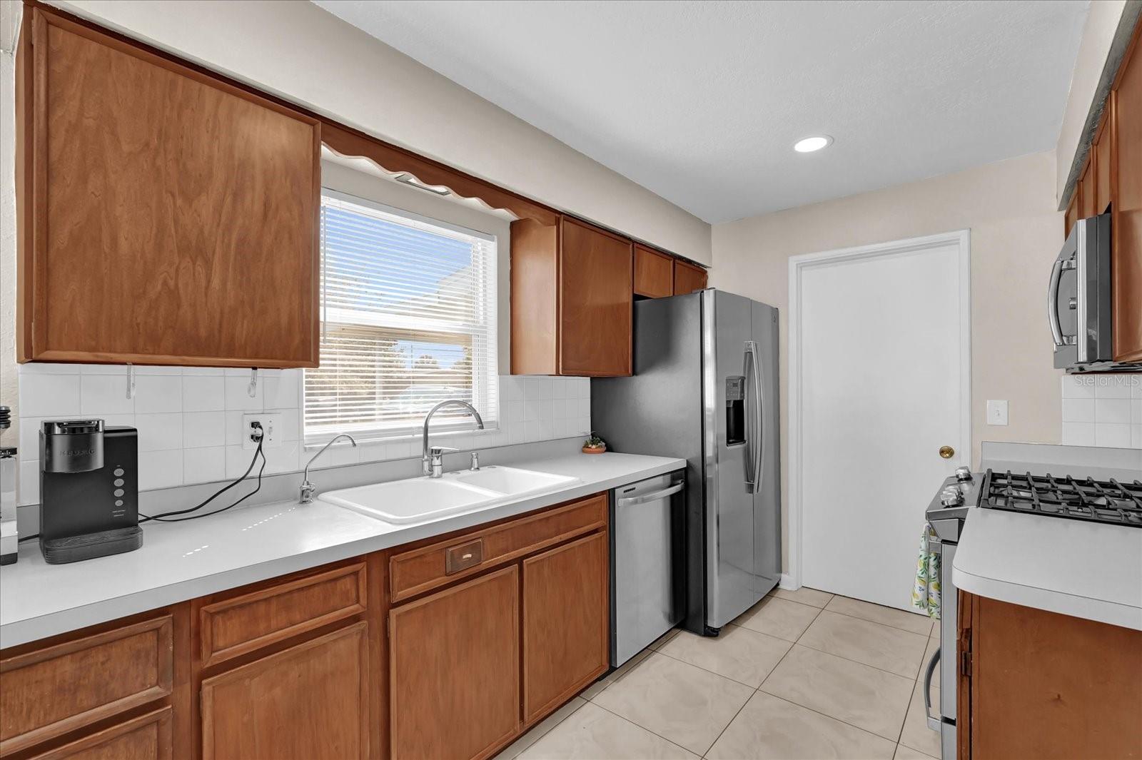 Image 5 of 22 For 6824 Chaucer Lane