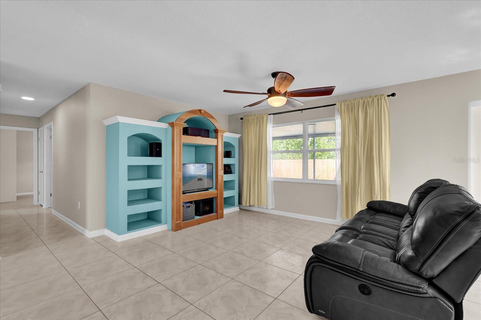 Image 8 of 22 For 6824 Chaucer Lane
