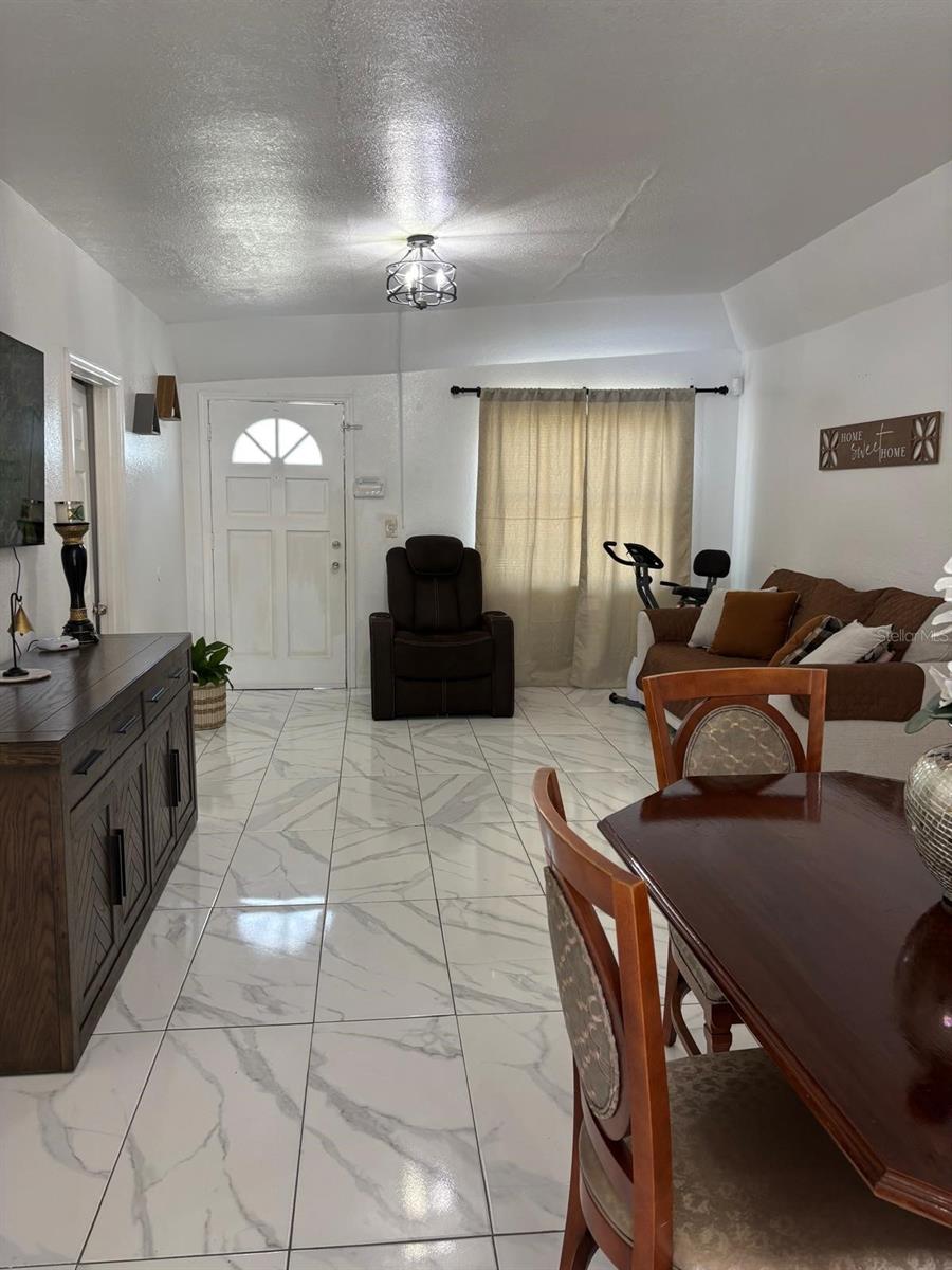 Image 3 of 16 For 921 Alecon Drive