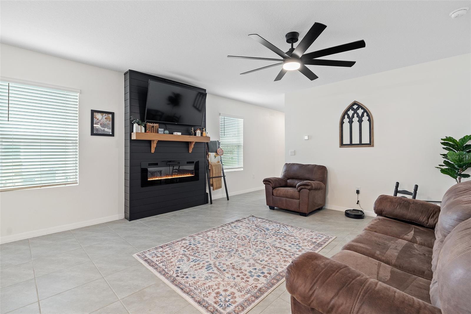 Image 8 of 26 For 6883 Botanic Boulevard