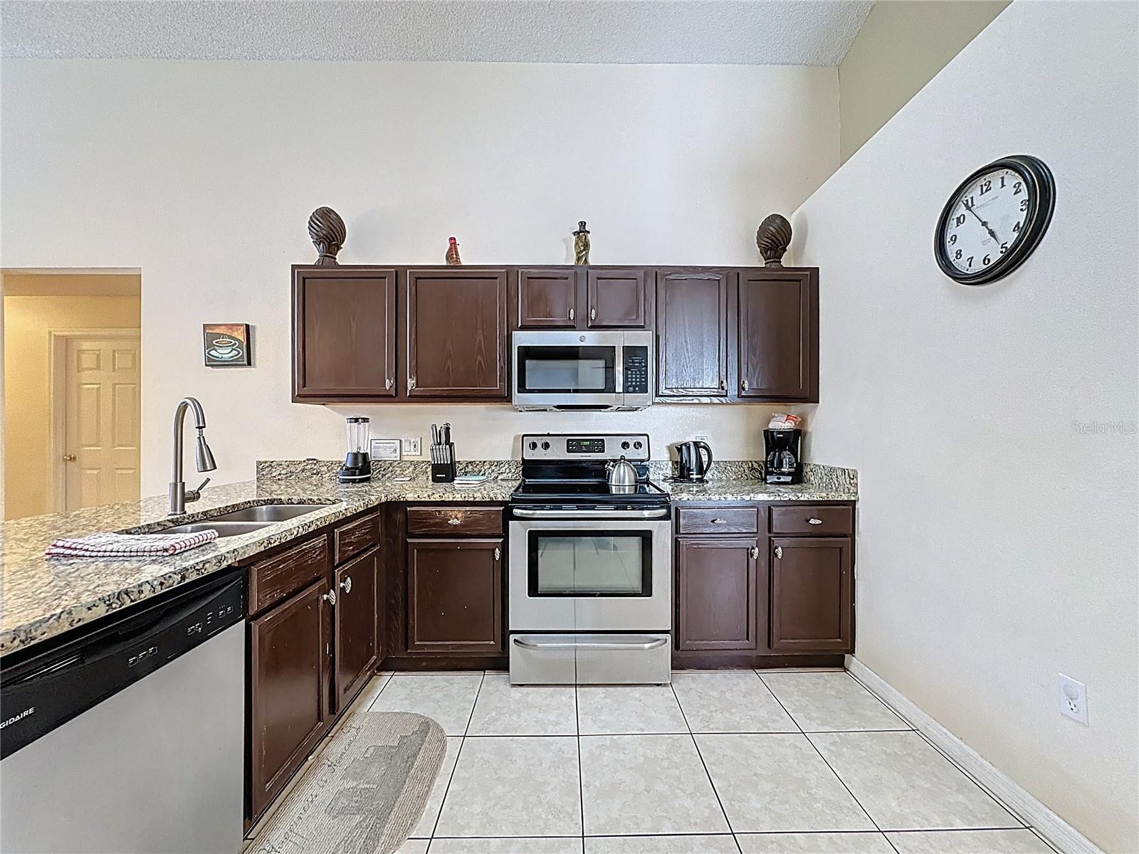 Image 16 of 62 For 4707 Pershoie Lane