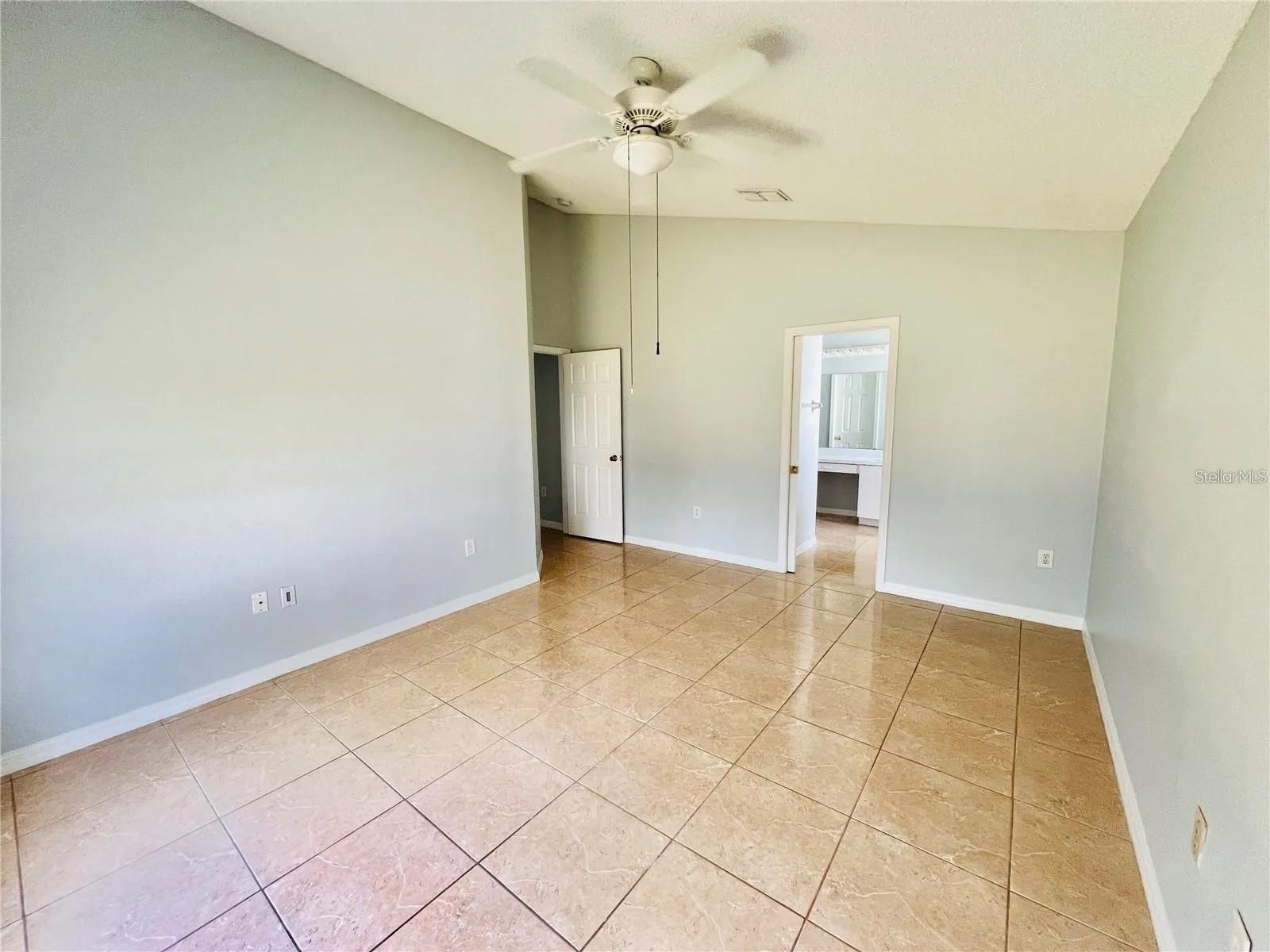 Image 10 of 49 For 664 Eagle Pointe S