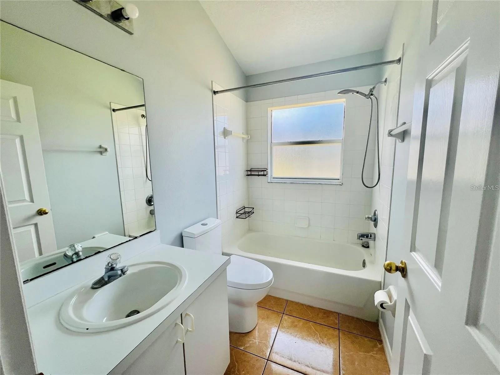 Image 13 of 49 For 664 Eagle Pointe S