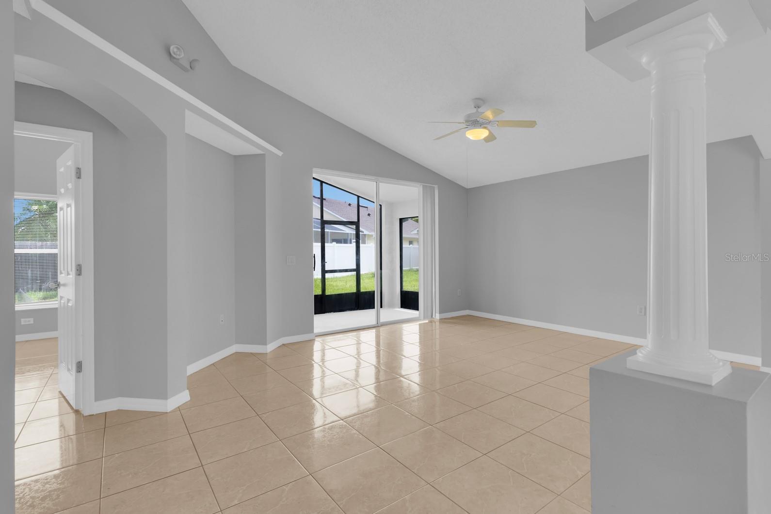 Image 22 of 49 For 664 Eagle Pointe S